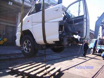 1999 Mitsubishi Delica Images