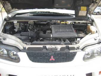 1999 Mitsubishi Delica Pictures