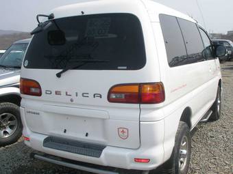 1999 Mitsubishi Delica Pictures