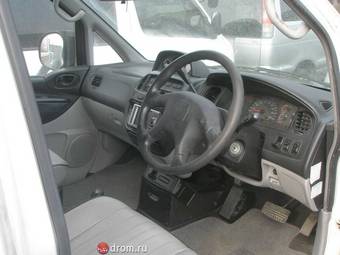 1999 Mitsubishi Delica Photos