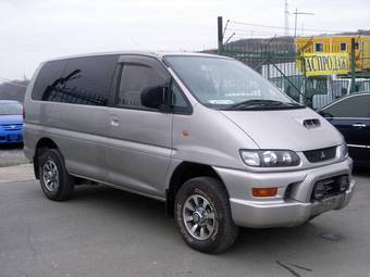 1999 Mitsubishi Delica Pictures
