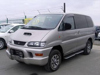 1999 Mitsubishi Delica Pictures