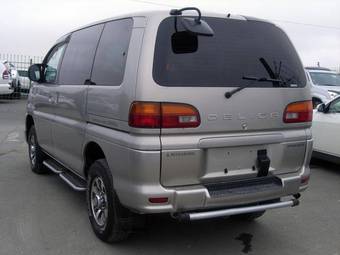 1999 Mitsubishi Delica Photos