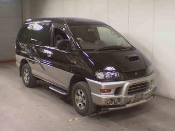 1999 Mitsubishi Delica Pictures