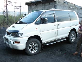 1999 Mitsubishi Delica Pictures