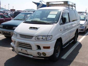 1999 Mitsubishi Delica Pictures