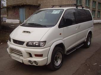 1999 Mitsubishi Delica Pics