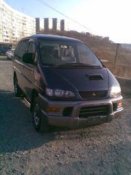 1999 Mitsubishi Delica Pictures