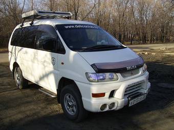 1999 Mitsubishi Delica Pictures