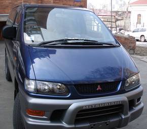 1999 Mitsubishi Delica Photos