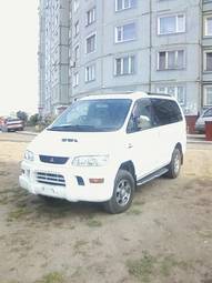 1999 Mitsubishi Delica Pictures