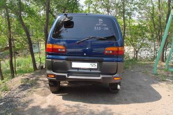 1999 Mitsubishi Delica Photos