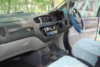 1999 Mitsubishi Delica Pictures