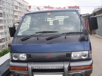 1999 Mitsubishi Delica Photos