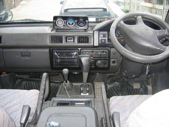 1999 Mitsubishi Delica Photos