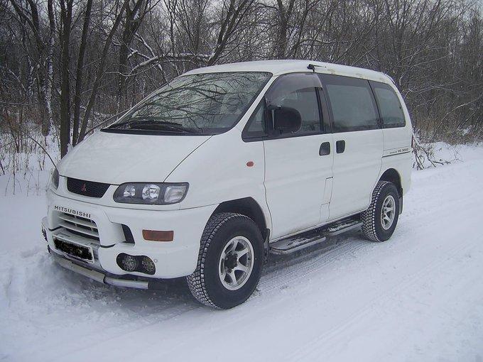 1999 Mitsubishi Delica