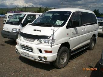 1999 Mitsubishi Delica Pictures