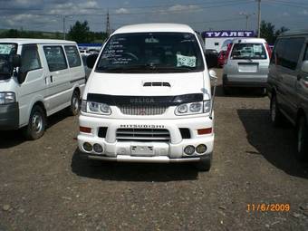 1999 Mitsubishi Delica Photos