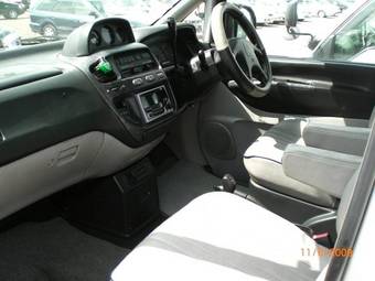 1999 Mitsubishi Delica Pictures