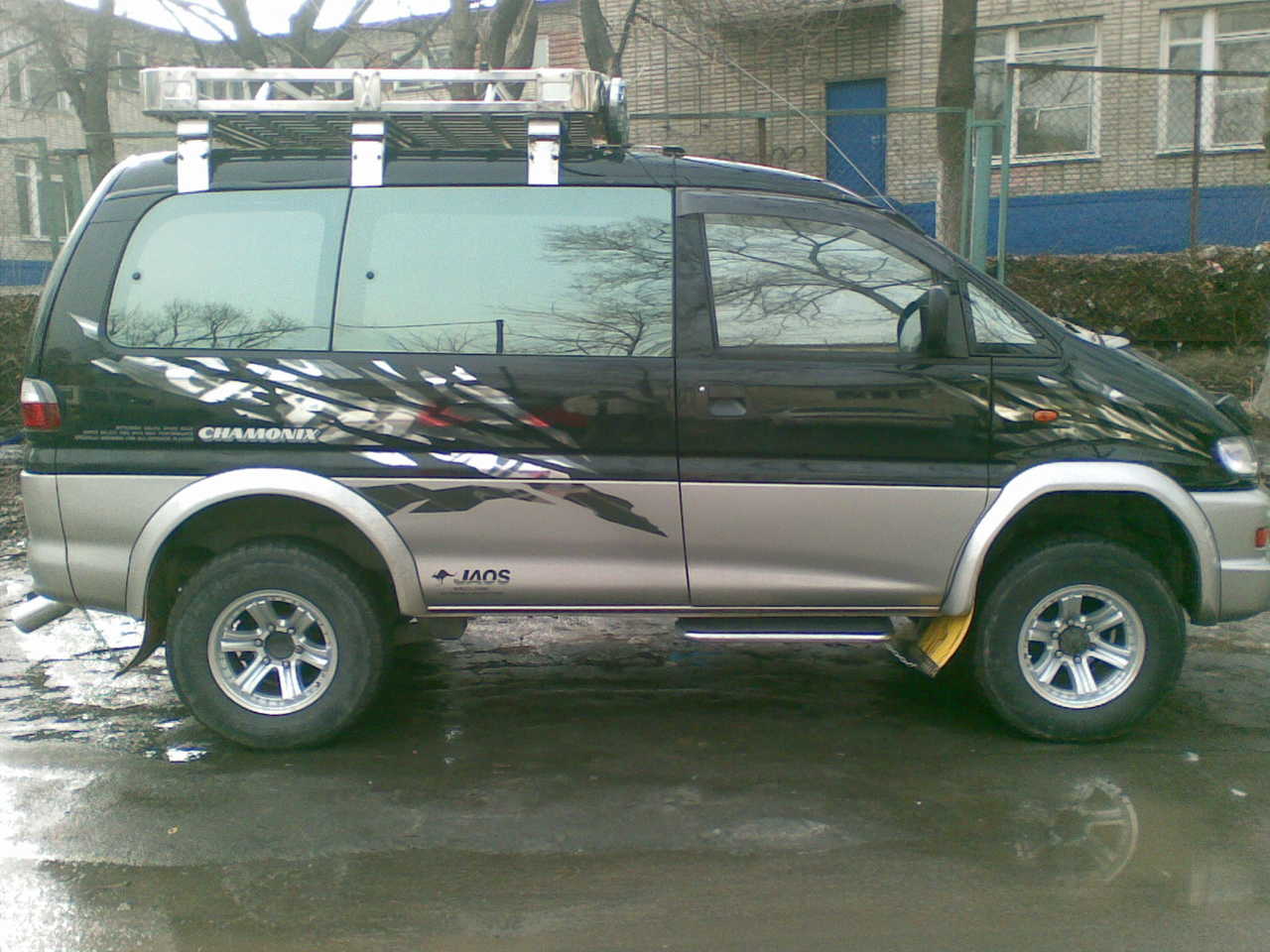 1999 Mitsubishi Delica