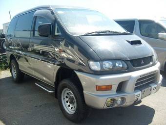 1999 Mitsubishi Delica Photos