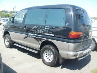 1999 Mitsubishi Delica Photos