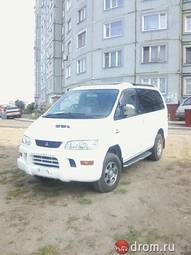 1999 Mitsubishi Delica Pictures