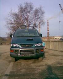 1999 Mitsubishi Delica Photos