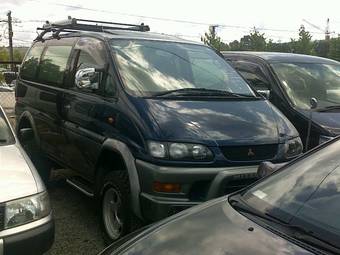 1999 Mitsubishi Delica Photos