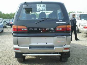 1999 Mitsubishi Delica Photos