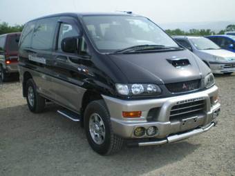 1999 Mitsubishi Delica Photos