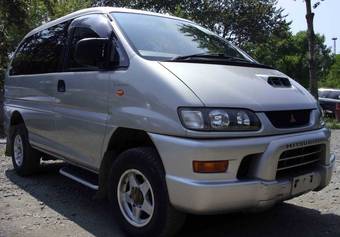 1999 Mitsubishi Delica Photos