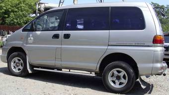 1999 Mitsubishi Delica Pictures