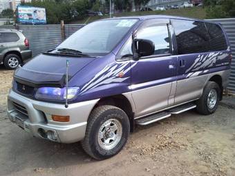 1999 Mitsubishi Delica Pictures