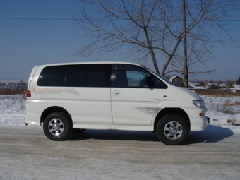 2000 Mitsubishi Delica