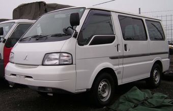 2000 Mitsubishi Delica