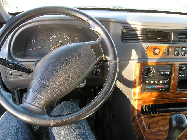 2000 Mitsubishi Delica