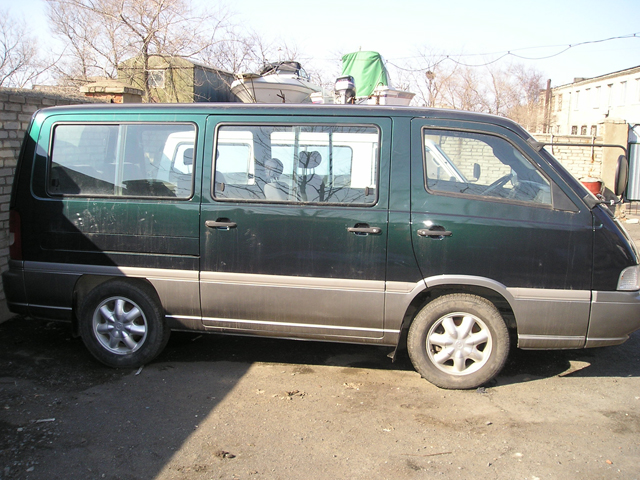 2000 Mitsubishi Delica