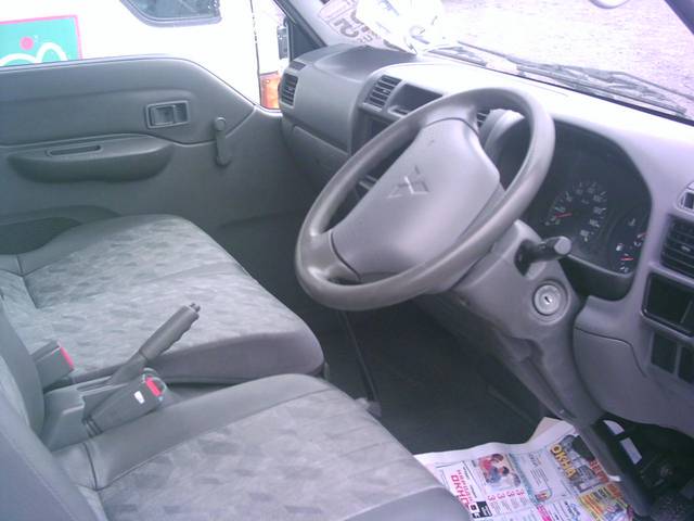 2000 Mitsubishi Delica