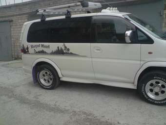 2000 Mitsubishi Delica