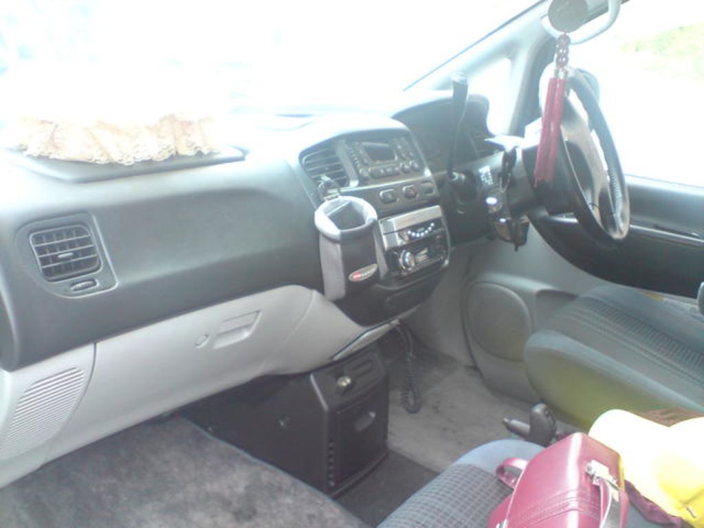 2000 Mitsubishi Delica