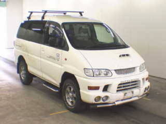 2000 Mitsubishi Delica