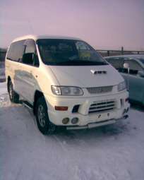 2000 Mitsubishi Delica