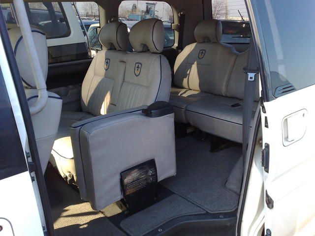 2000 Mitsubishi Delica