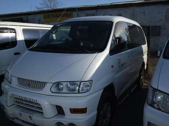 2000 Mitsubishi Delica