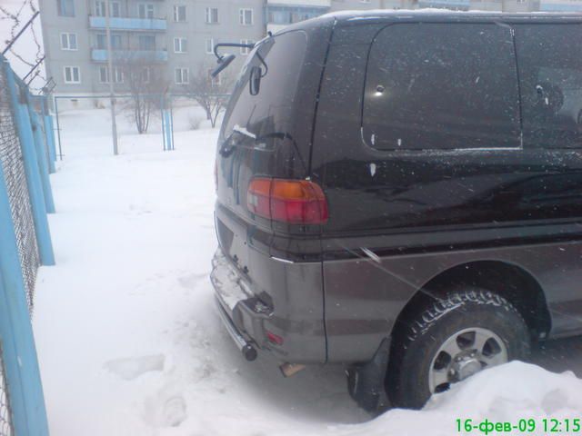 2000 Mitsubishi Delica