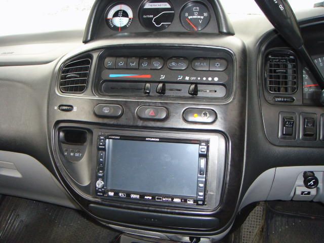 2000 Mitsubishi Delica