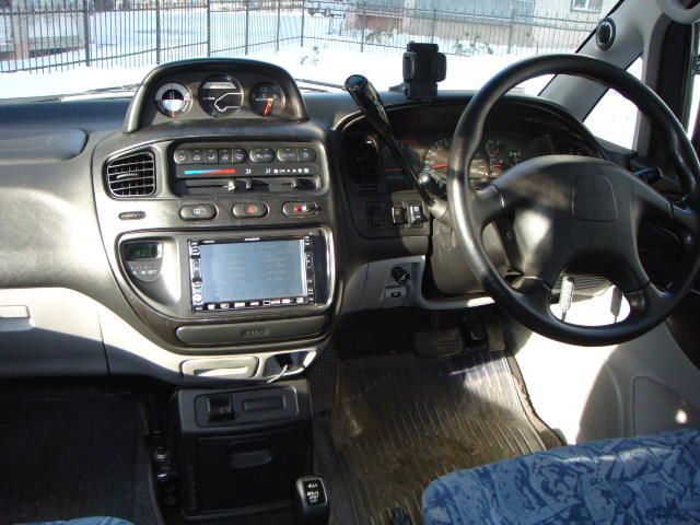 2000 Mitsubishi Delica