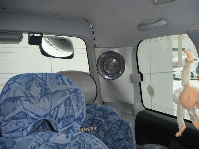 2000 Mitsubishi Delica