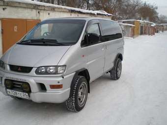 2000 Mitsubishi Delica